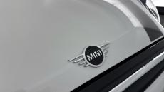 MINI Hatchback 1.5 Cooper Classic 3dr Auto [Comfort/Nav Pack] Petrol Hatchback